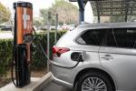Mitsubishi Outlander PHEV 2018 года (NA)